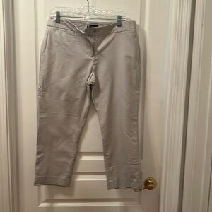 Valerie Bertinelli tan straight legged capri size 10